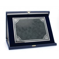 Targa e astuccio cm 31x25