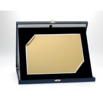 Targa e astuccio cm 31x26