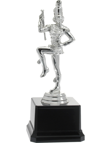 cod. 16.051 - Trofeo majorette cm 18